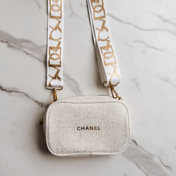CHANEL Handbags - Chanel Beaute GWP Crossbody